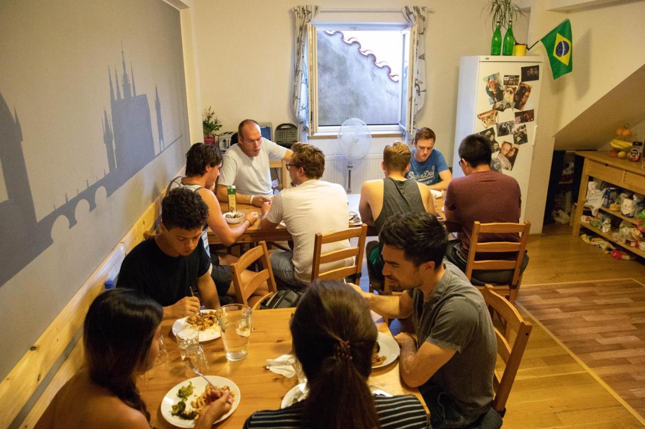 Onefam Miru Hostel Prága Kültér fotó