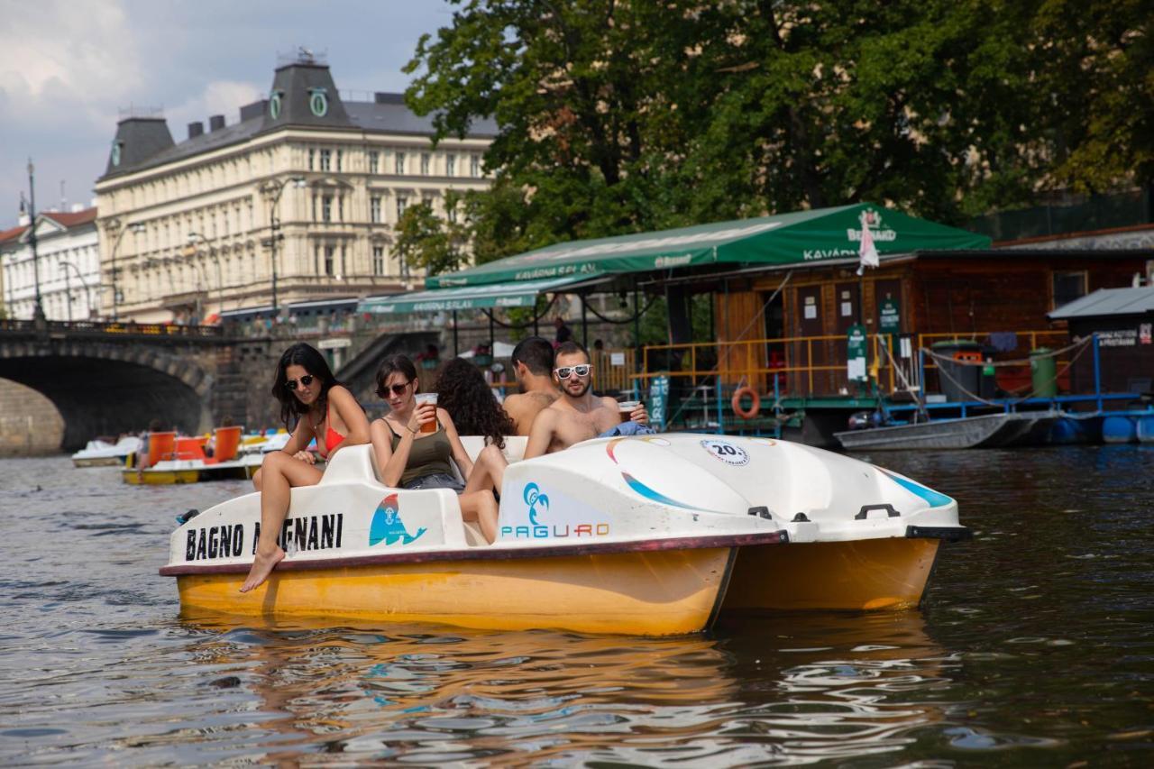 Onefam Miru Hostel Prága Kültér fotó
