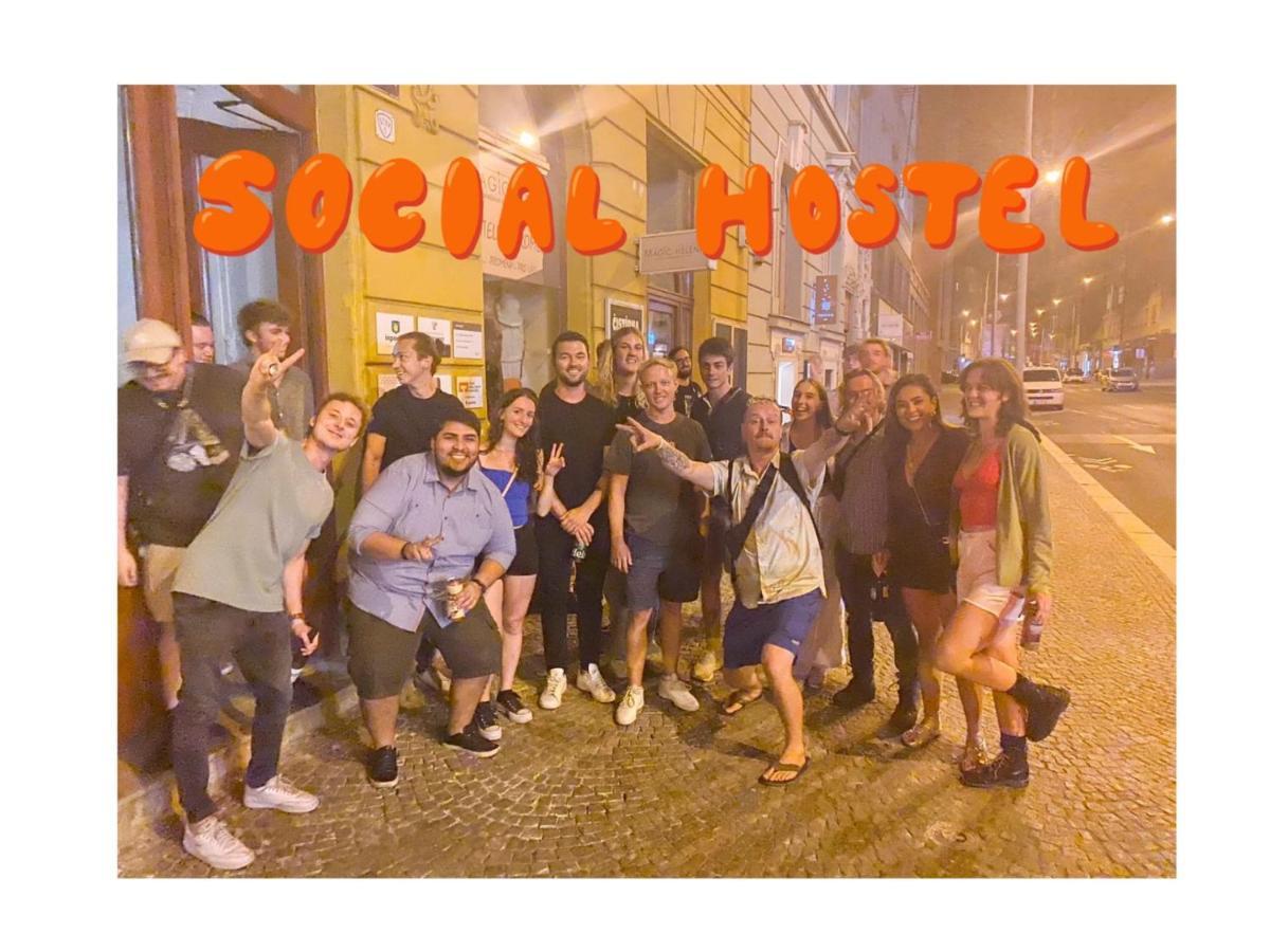 Onefam Miru Hostel Prága Kültér fotó