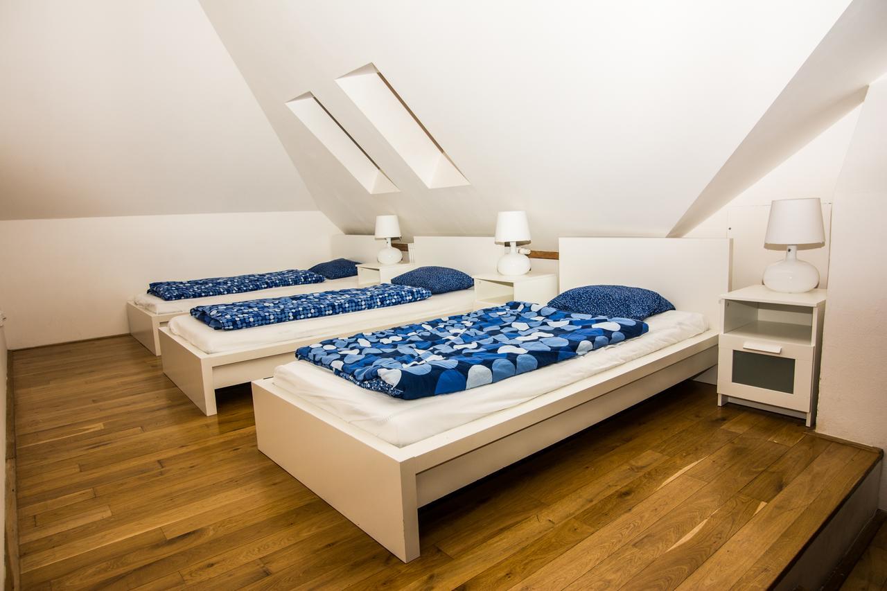 Onefam Miru Hostel Prága Kültér fotó
