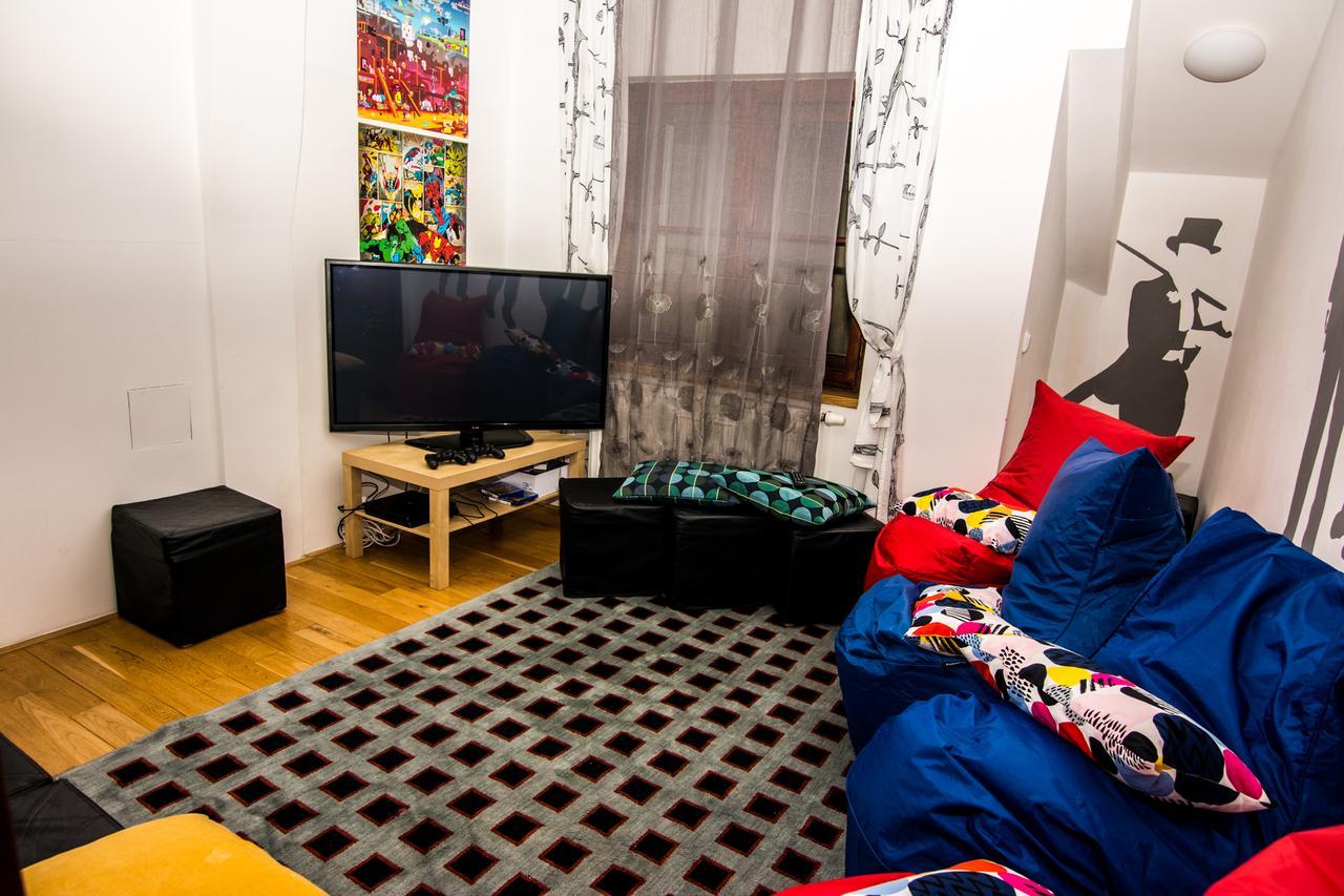 Onefam Miru Hostel Prága Kültér fotó