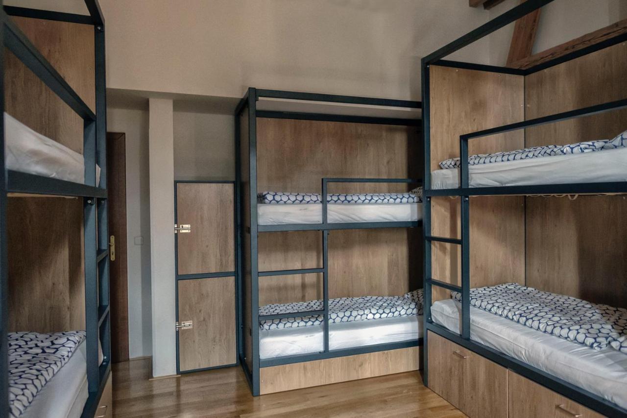 Onefam Miru Hostel Prága Kültér fotó
