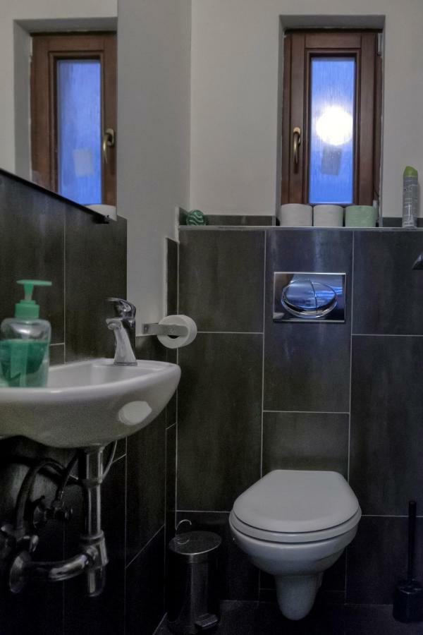 Onefam Miru Hostel Prága Kültér fotó