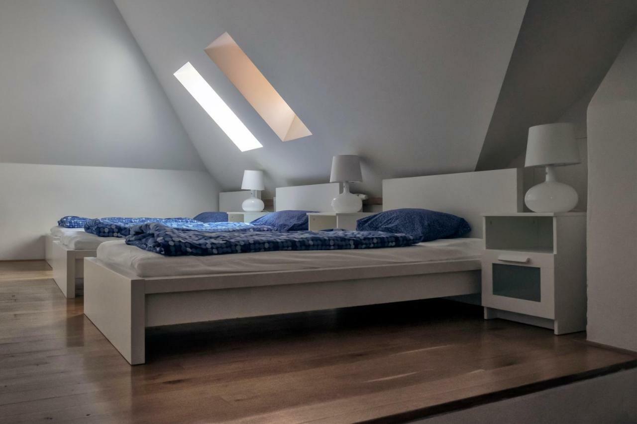 Onefam Miru Hostel Prága Kültér fotó